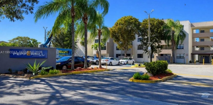 Кондоминиум с 2 спальнями в Майами, Флорида № 2058270