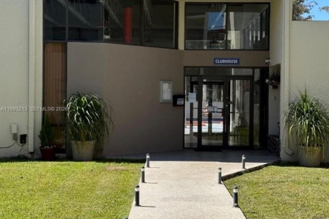 Купить кондоминиум в Майами, Флорида 2 спальни, 76.83м2, № 2058270 - фото 12