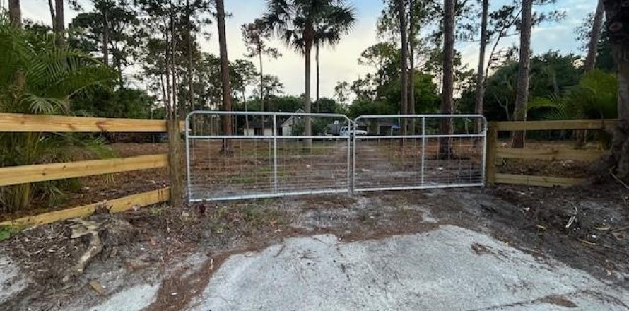 Villa ou maison à Lake Worth, Floride 4 chambres, 213.49 m2 № 1207697