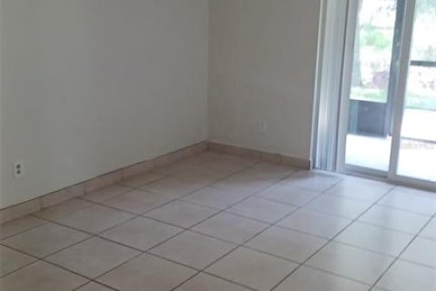 Condominio en alquiler en Orlando, Florida, 2 dormitorios, 84.08 m2 № 1843399 - foto 4