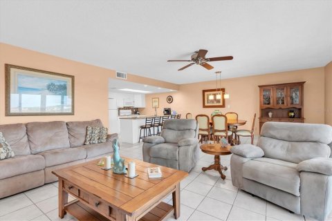 Condominio en venta en Indian Rocks Beach, Florida, 2 dormitorios, 102.19 m2 № 2137444 - foto 8