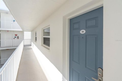 Condominio en venta en Indian Rocks Beach, Florida, 2 dormitorios, 102.19 m2 № 2137444 - foto 4