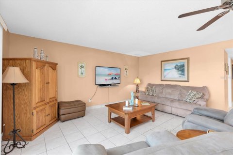 Condominio en venta en Indian Rocks Beach, Florida, 2 dormitorios, 102.19 m2 № 2137444 - foto 7