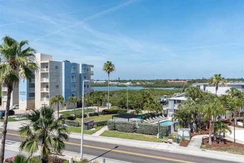 Condominio en venta en Indian Rocks Beach, Florida, 2 dormitorios, 102.19 m2 № 2137444 - foto 26