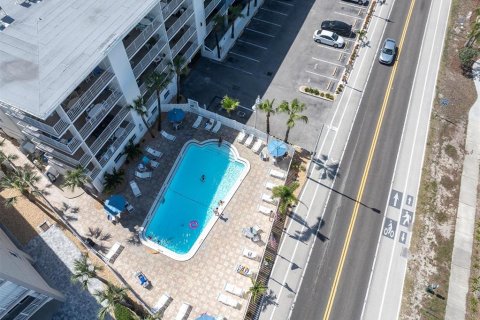 Condominio en venta en Indian Rocks Beach, Florida, 2 dormitorios, 102.19 m2 № 2137444 - foto 29