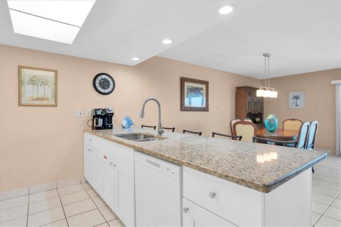 Condominio en venta en Indian Rocks Beach, Florida, 2 dormitorios, 102.19 m2 № 2137444 - foto 12