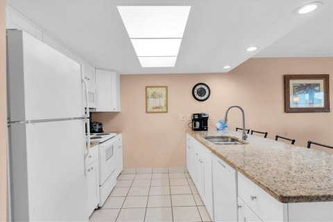 Condominio en venta en Indian Rocks Beach, Florida, 2 dormitorios, 102.19 m2 № 2137444 - foto 11