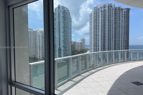 Condo in Miami, Florida, 1 bedroom № 2183377 - photo 27