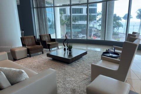 Condo in Miami, Florida, 1 bedroom № 2183377 - photo 23
