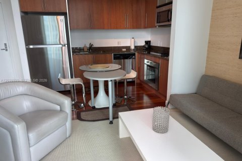 Condo in Miami, Florida, 1 bedroom № 2183377 - photo 4