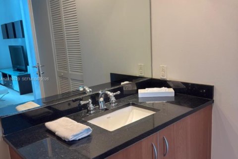 Condo in Miami, Florida, 1 bedroom № 2183377 - photo 14