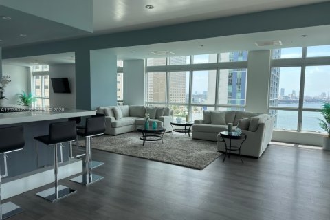 Condo in Miami, Florida, 1 bedroom № 2183377 - photo 29
