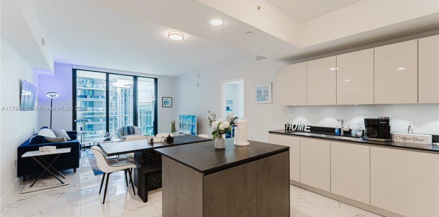 Condominio en Miami, Florida, 2 dormitorios № 1725969