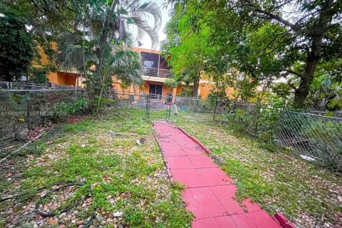 Снять в аренду таунхаус в Санрайз, Флорида 2 спальни, 114.83м2, № 2035395 - фото 22