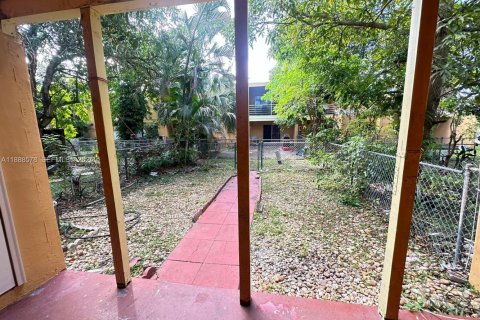 Снять в аренду таунхаус в Санрайз, Флорида 2 спальни, 114.83м2, № 2035395 - фото 23