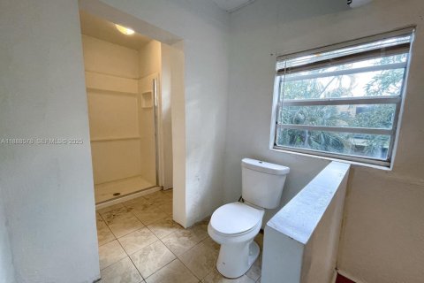 Снять в аренду таунхаус в Санрайз, Флорида 2 спальни, 114.83м2, № 2035395 - фото 13