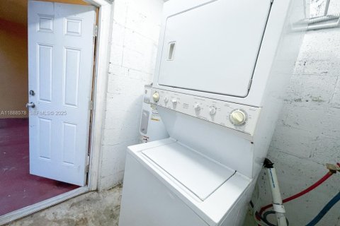 Снять в аренду таунхаус в Санрайз, Флорида 2 спальни, 114.83м2, № 2035395 - фото 21