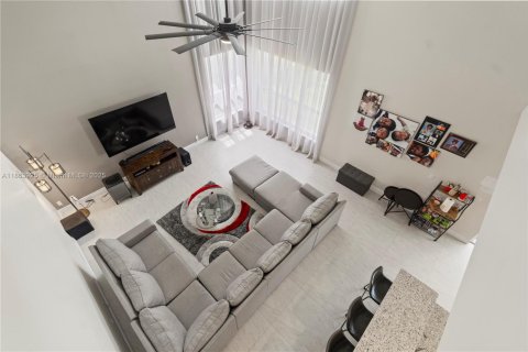 House in Pembroke Pines, Florida 5 bedrooms, 337.98 sq.m. № 1891909 - photo 14