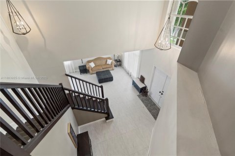 House in Pembroke Pines, Florida 5 bedrooms, 337.98 sq.m. № 1891909 - photo 25