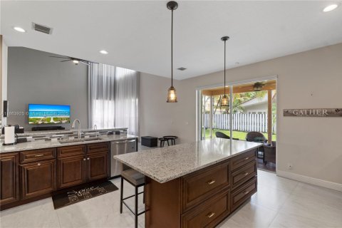 House in Pembroke Pines, Florida 5 bedrooms, 337.98 sq.m. № 1891909 - photo 18
