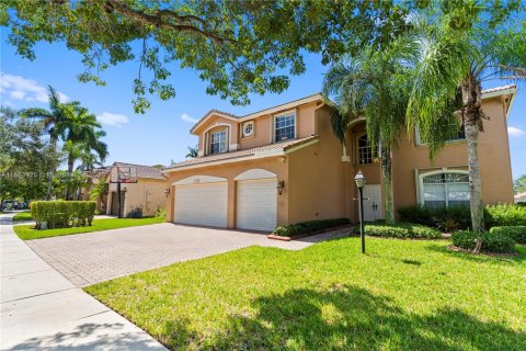 House in Pembroke Pines, Florida 5 bedrooms, 337.98 sq.m. № 1891909 - photo 1