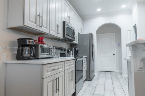 Casa en venta en Port St. Lucie, Florida, 4 dormitorios, 184.78 m2 № 1892746 - foto 12
