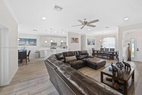 Casa en venta en Port St. Lucie, Florida, 4 dormitorios, 184.78 m2 № 1892746 - foto 6