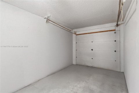 House in Sunrise, Florida 3 bedrooms, 119.01 sq.m. № 1941903 - photo 14