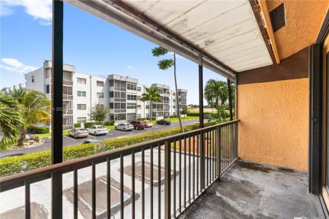 House in Sunrise, Florida 3 bedrooms, 119.01 sq.m. № 1941903 - photo 25