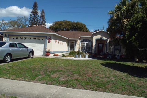 Villa ou maison à vendre à Kissimmee, Floride: 3 chambres, 133.22 m2 № 2151722 - photo 2
