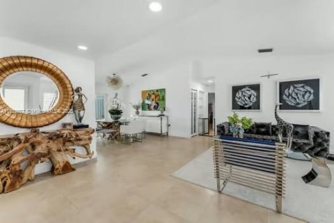Casa en venta en Miami, Florida, 4 dormitorios, 220.92 m2 № 2034726 - foto 6