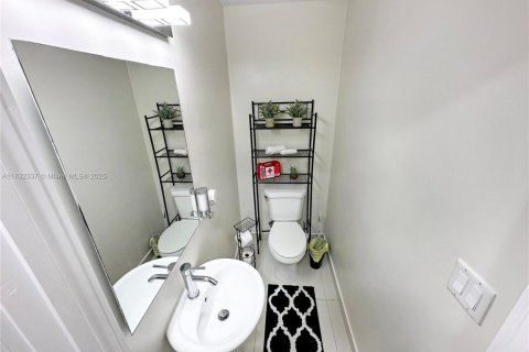 House in Homestead, Florida 4 bedrooms, 154.68 sq.m. № 1814445 - photo 22