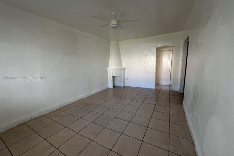 Apartment in Miami Beach, Florida 1 bedroom, 59.46 sq.m. № 2401447 - photo 2