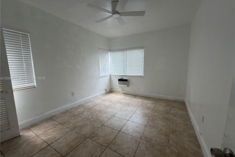 Apartment in Miami Beach, Florida 1 bedroom, 59.46 sq.m. № 2401447 - photo 4