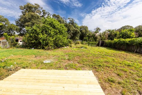 Casa en venta en St. Lucie, Florida, 5 dormitorios, 190.82 m2 № 2290881 - foto 3