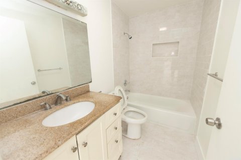 Casa en venta en St. Lucie, Florida, 5 dormitorios, 190.82 m2 № 2290881 - foto 13