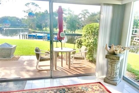 Condo in Crystal River, Florida, 2 bedrooms  № 1304269 - photo 14