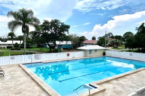 Condo in Crystal River, Florida, 2 bedrooms  № 1304269 - photo 29