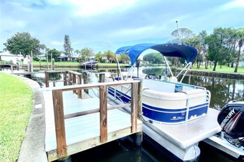 Condo in Crystal River, Florida, 2 bedrooms  № 1304269 - photo 25