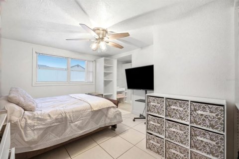 House in Holiday, Florida 3 bedrooms, 141.4 sq.m. № 2225440 - photo 29