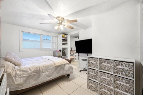House in Holiday, Florida 3 bedrooms, 141.4 sq.m. № 2225440 - photo 30