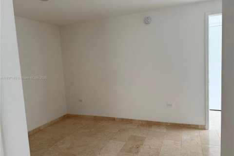 Copropriété à louer à Miami, Floride: 3 chambres, 154.22 m2 № 1823729 - photo 13