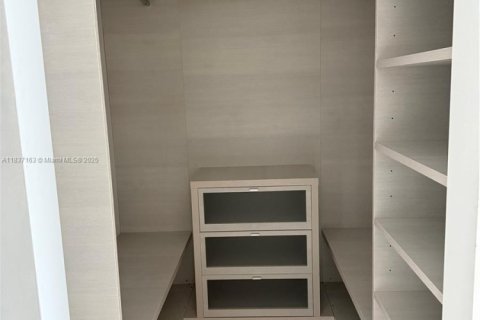 Copropriété à louer à Miami, Floride: 3 chambres, 154.22 m2 № 1823729 - photo 10