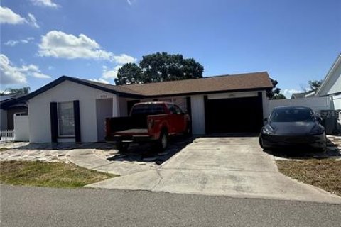 House in Tampa, Florida 3 bedrooms, 120.31 sq.m. № 2120727 - photo 29