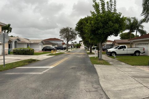 Villa ou maison à vendre à Miami, Floride: 4 chambres, 143.91 m2 № 1943779 - photo 19