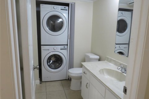 Townhouse in New Smyrna Beach, Florida 2 bedrooms, 123.37 sq.m. № 1795887 - photo 15
