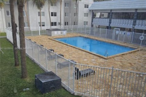 Apartment in Cutler Bay, Florida 2 bedrooms, 40372.35 sq.m. № 1991805 - photo 7