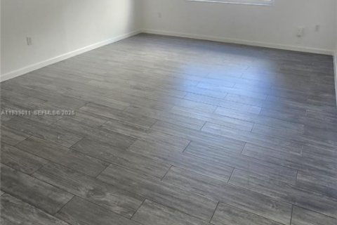 Apartment in Cutler Bay, Florida 2 bedrooms, 40372.35 sq.m. № 1991805 - photo 4