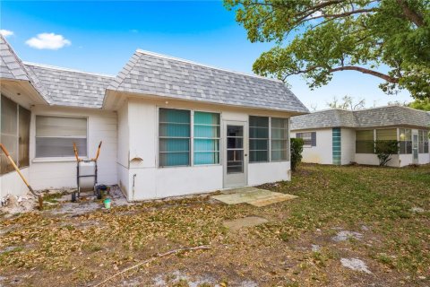Condo in New Port Richey, Florida, 2 bedrooms  № 2150460 - photo 18