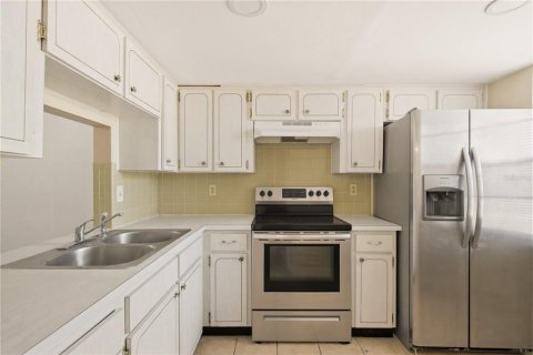 Condo in New Port Richey, Florida, 2 bedrooms  № 2150460 - photo 3